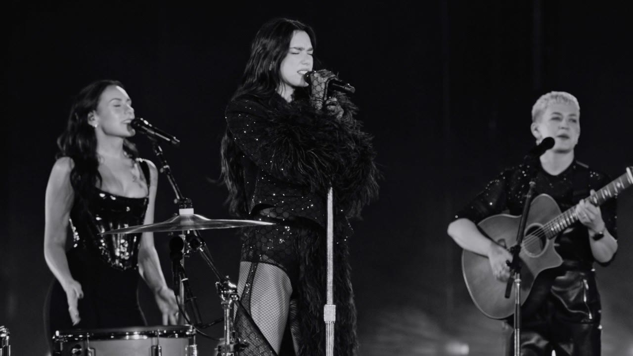 Dua Lipa - These Walls (Live From Mexico)